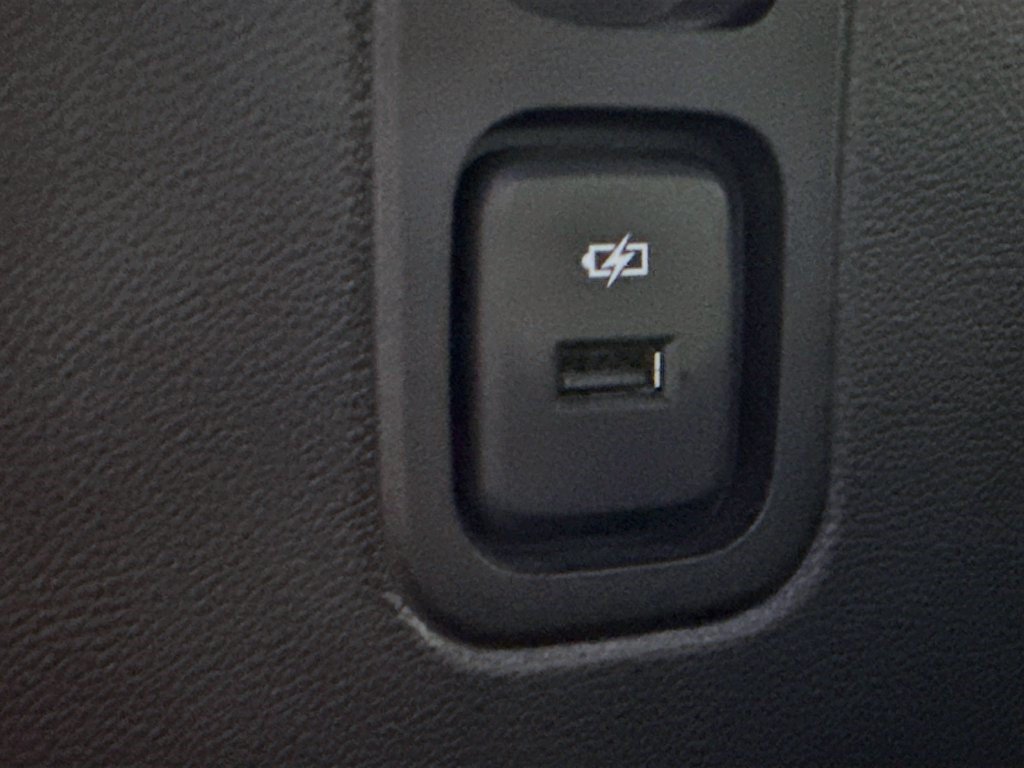 Used 2023 Chevrolet Traverse Premier FWD image 42