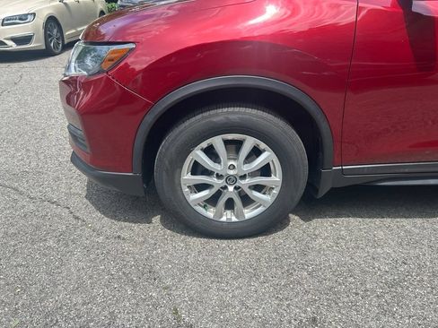 Used 2018 Nissan Rogue SV AWD/4WD image 24