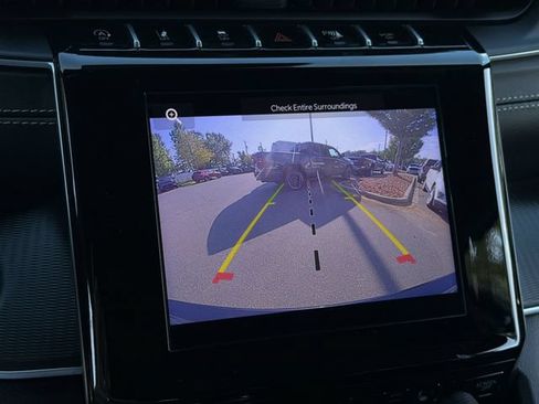 Used 2025 Jeep Grand Cherokee Laredo w/ Luxury Tech Group I RWD image 23