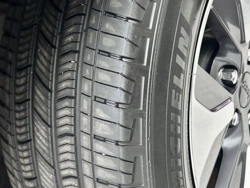 Used 2022 Jeep Grand Cherokee Limited 4xe image 33