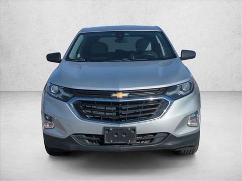 Used 2020 Chevrolet Equinox LS w/ LS Convenience Package image 2