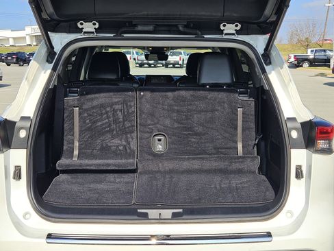 Used 2021 Toyota Highlander XLE image 9