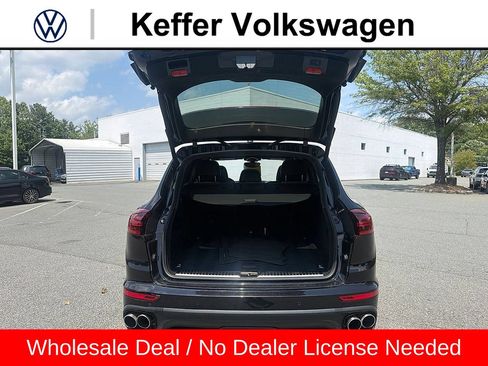 Used 2017 Porsche Cayenne S AWD/4WD image 37