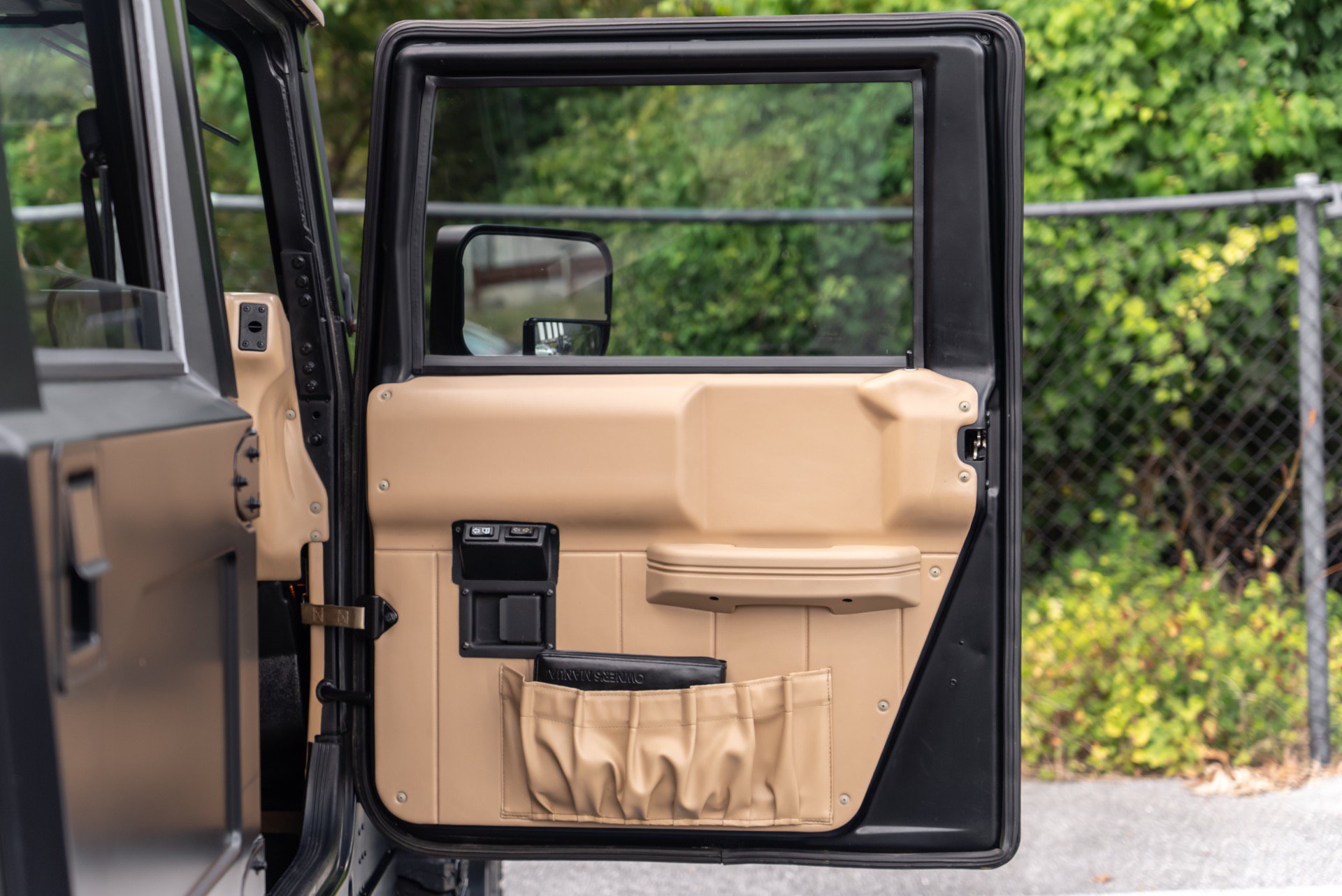 Used 2001 HUMMER H1 4-Door Open Top AWD/4WD image 32