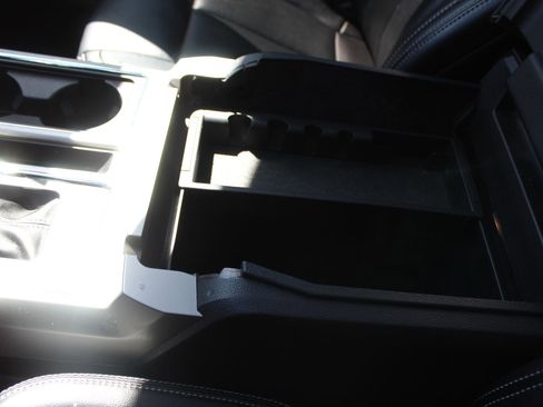 Used 2019 Ford F150 Lariat w/ Equipment Group 502A Luxury AWD/4WD image 33