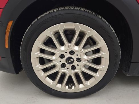 Certified 2025 MINI Cooper 2-Door Hardtop image 11