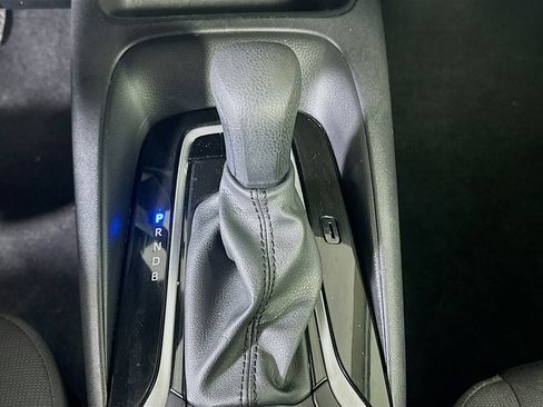 Used 2025 Toyota Corolla LE image 24