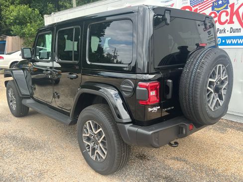 New 2025 Jeep Wrangler Sahara image 8