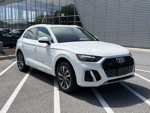 Used 2023 Audi Q5 2.0T Premium Plus w/ Premium Plus Package AWD/4WD image 7