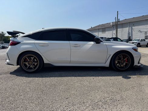 Used 2023 Honda Civic Type R image 7