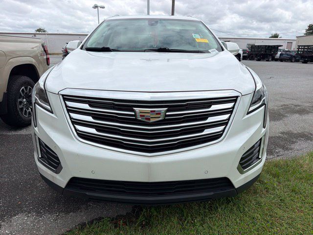 Used 2019 Cadillac XT5 Premium Luxury AWD/4WD image 2