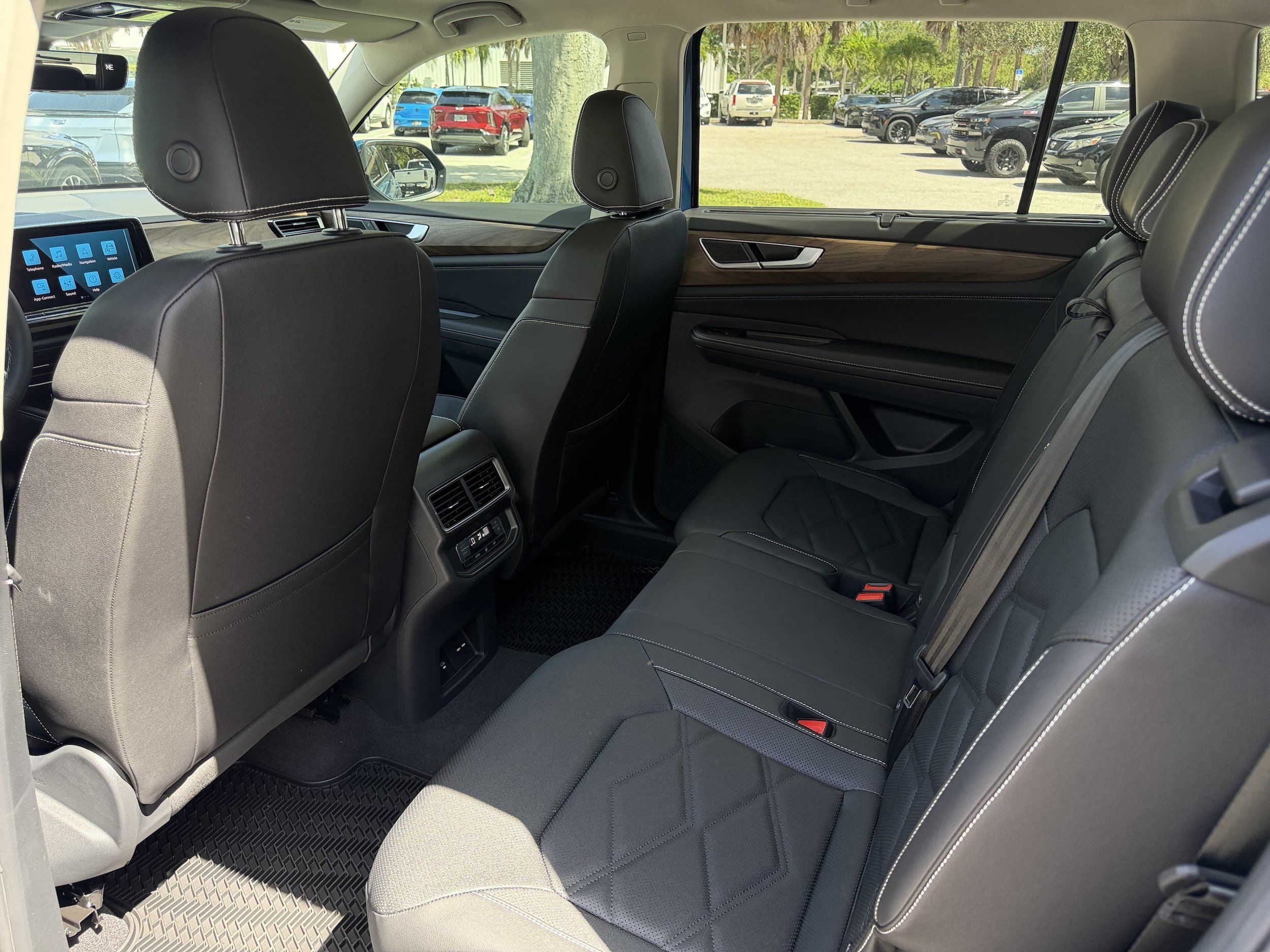 New 2026 Volkswagen Atlas SE FWD image 18