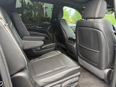 Used 2023 Cadillac Escalade ESV Premium Luxury AWD/4WD image 12