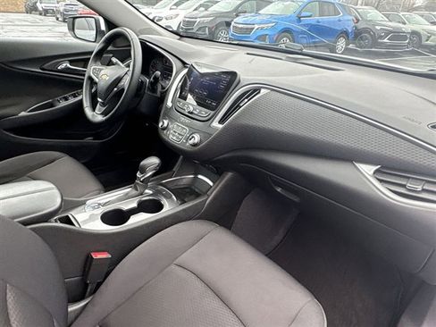Used 2023 Chevrolet Malibu LT w/ Sport Edition image 27