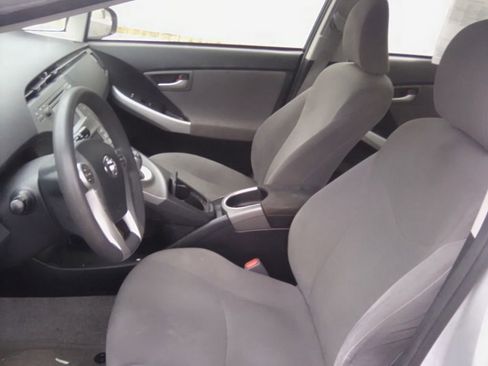 Used 2014 Toyota Prius One image 12