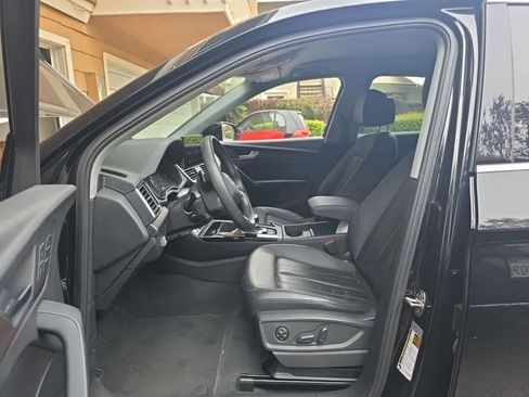 Used 2023 Audi Q5 2.0T Premium image 3