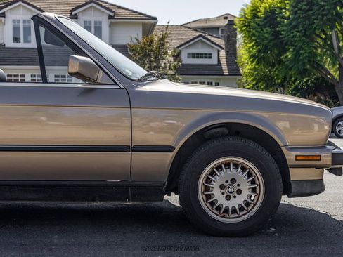 Used 1989 BMW 325i Convertible RWD image 11