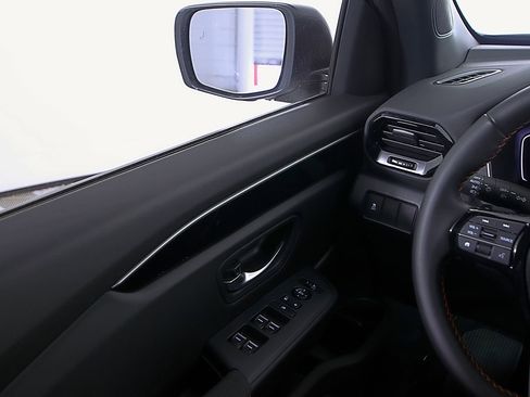 Certified 2025 Honda Pilot Sport image 20