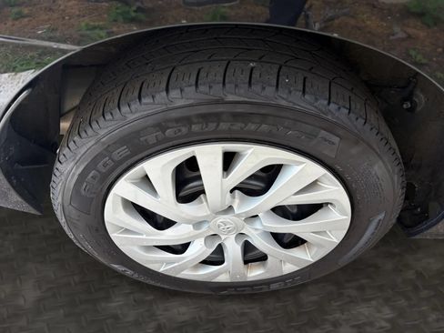 Used 2019 Toyota Corolla LE FWD image 37
