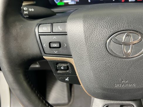 Used 2023 Toyota Crown AWD/4WD image 18