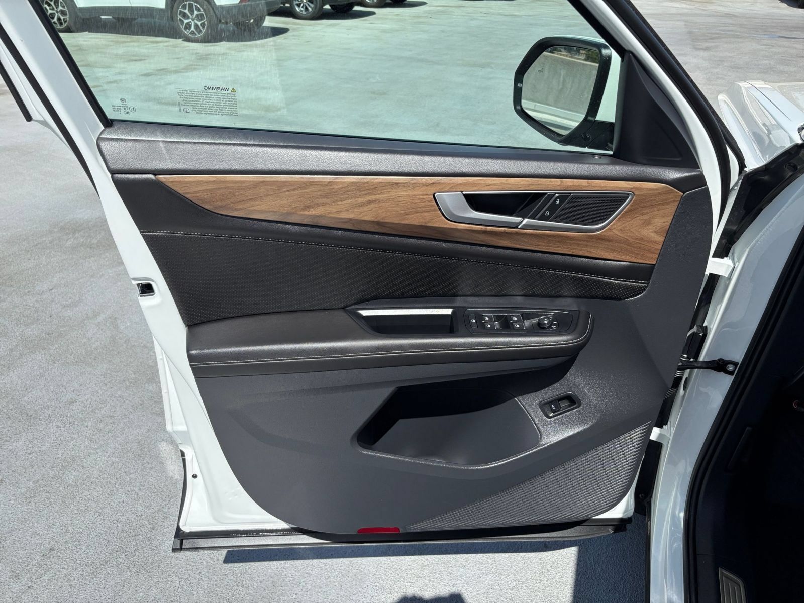 Used 2026 Volkswagen Atlas SE FWD image 18