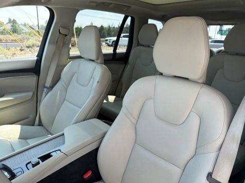 Used 2023 Volvo XC90 B6 Plus w/ Protection Package Premier AWD/4WD image 19