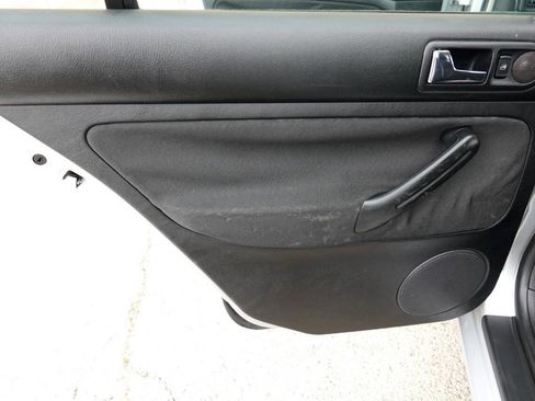 Used 2005 Volkswagen Golf GL image 46