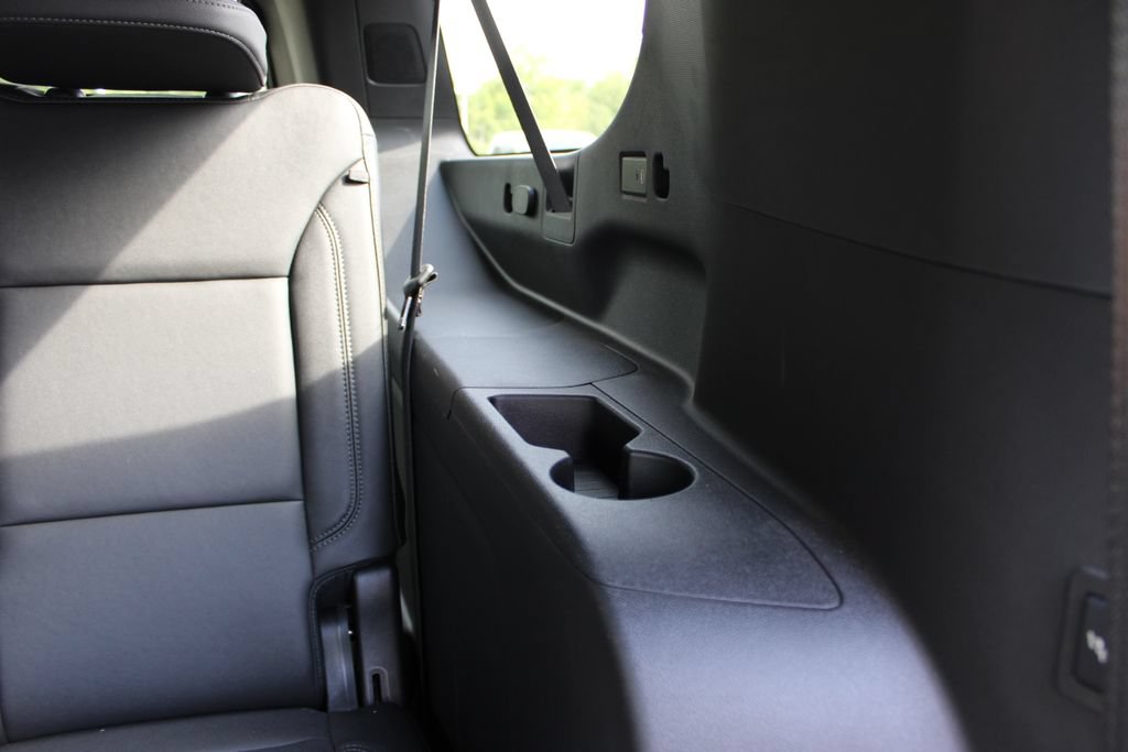 Used 2024 Chevrolet Suburban Z71 w/ Luxury Package AWD/4WD image 48
