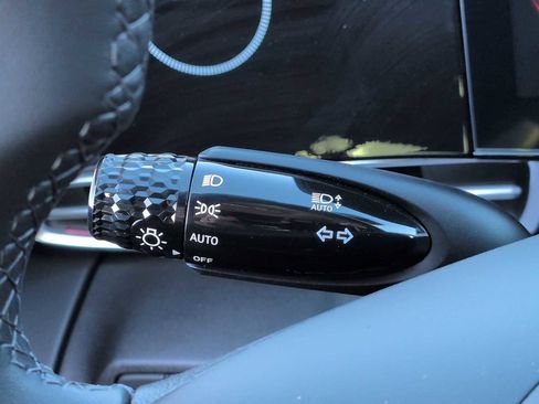 Certified 2025 Hyundai Elantra Limited image 28