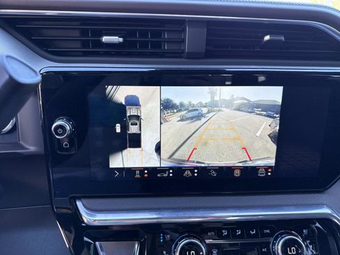 Used 2024 GMC Sierra 2500 Denali w/ Denali Reserve Package image 27