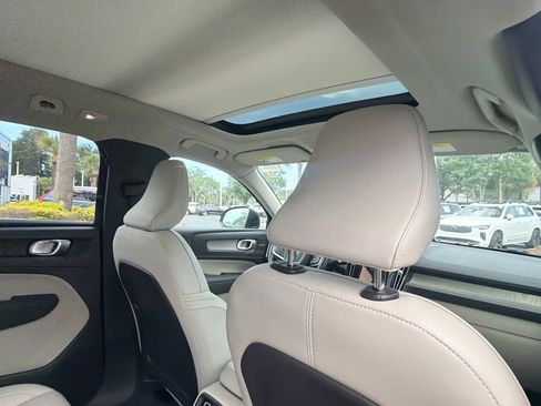 Used 2023 Volvo XC40 B5 Ultimate w/ Climate Package AWD/4WD image 28