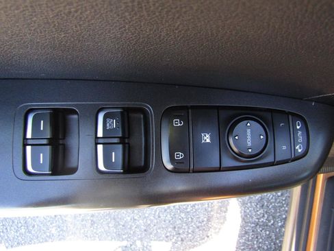 Used 2020 Kia Sportage LX w/ LX Popular Package AWD/4WD image 11