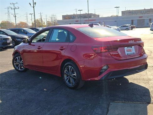 Used 2024 Kia Forte LXS image 16