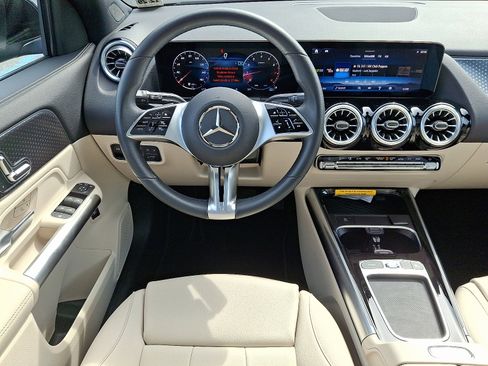 Certified 2025 Mercedes-Benz GLA 250 4MATIC image 11