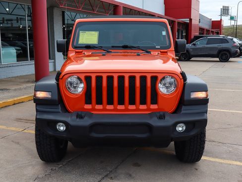 Used 2018 Jeep Wrangler Unlimited Sport S image 3