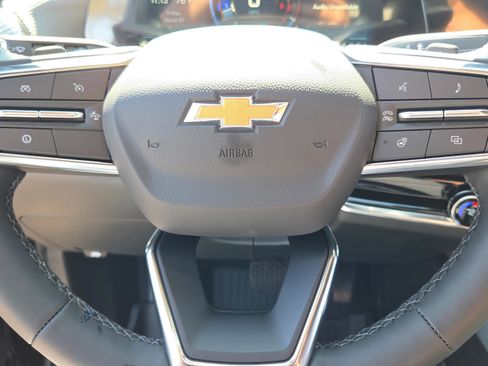 New 2026 Chevrolet Equinox LT image 18