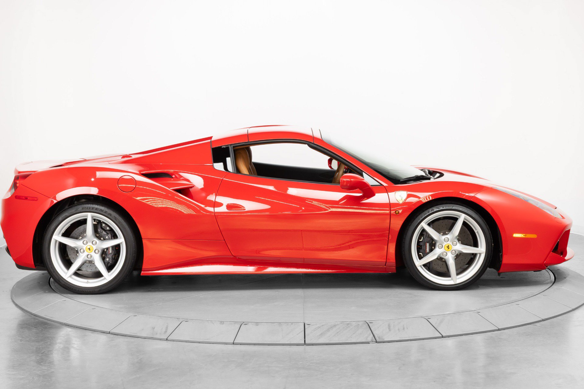 Certified 2019 Ferrari 488 Spider RWD image 17
