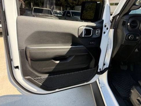 Used 2024 Jeep Wrangler Unlimited Rubicon 392 AWD/4WD image 21