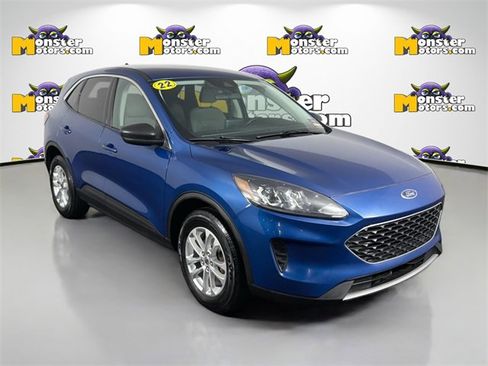 Used 2022 Ford Escape SE image 3