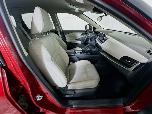 Used 2025 Nissan Rogue SV AWD/4WD image 32