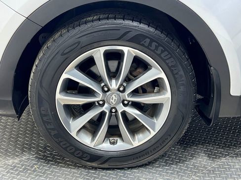 Used 2017 Hyundai Santa Fe SE image 34