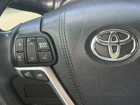 Used 2017 Toyota Sienna LE FWD image 12