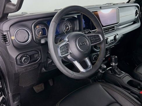 Used 2024 Jeep Wrangler Sahara image 6