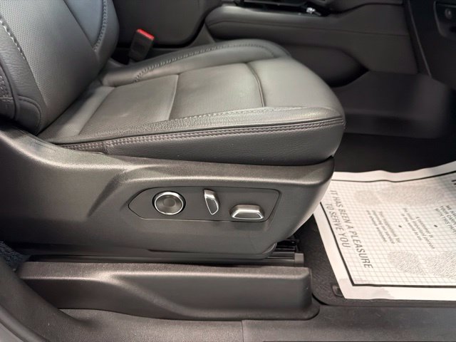 Used 2025 GMC Yukon Denali w/ Sun & Power Step Package AWD/4WD image 20
