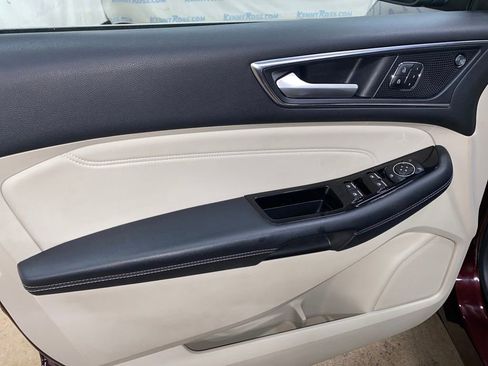 Used 2020 Ford Edge Titanium image 10