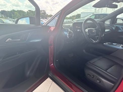 Used 2024 Chevrolet Equinox EV LT w/ LPO, Blackout Package AWD/4WD image 11