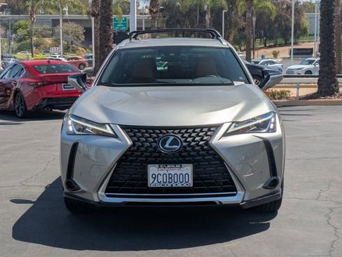 Used 2022 Lexus UX 200 w/ Accessory Package (Z1) FWD image 2