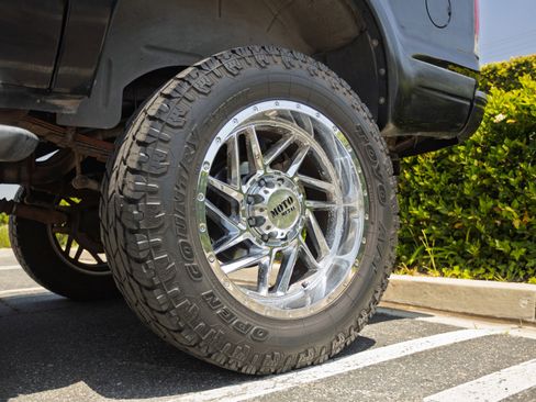 Used 2005 Ford Excursion Limited AWD/4WD image 31