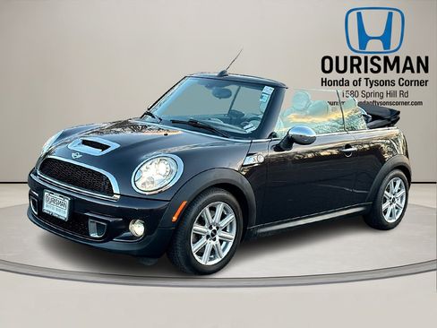 Used 2015 MINI Cooper S image 2