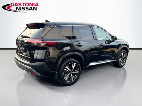 Used 2023 Nissan Rogue SL w/ SL Premium Package image 9